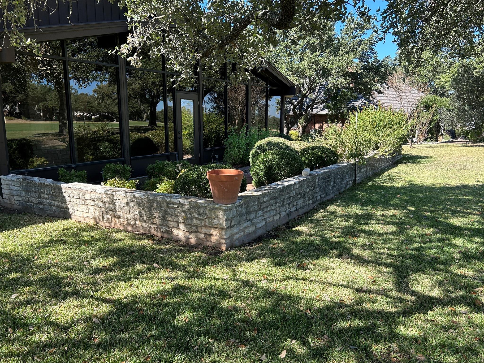712 Rolling Green DR