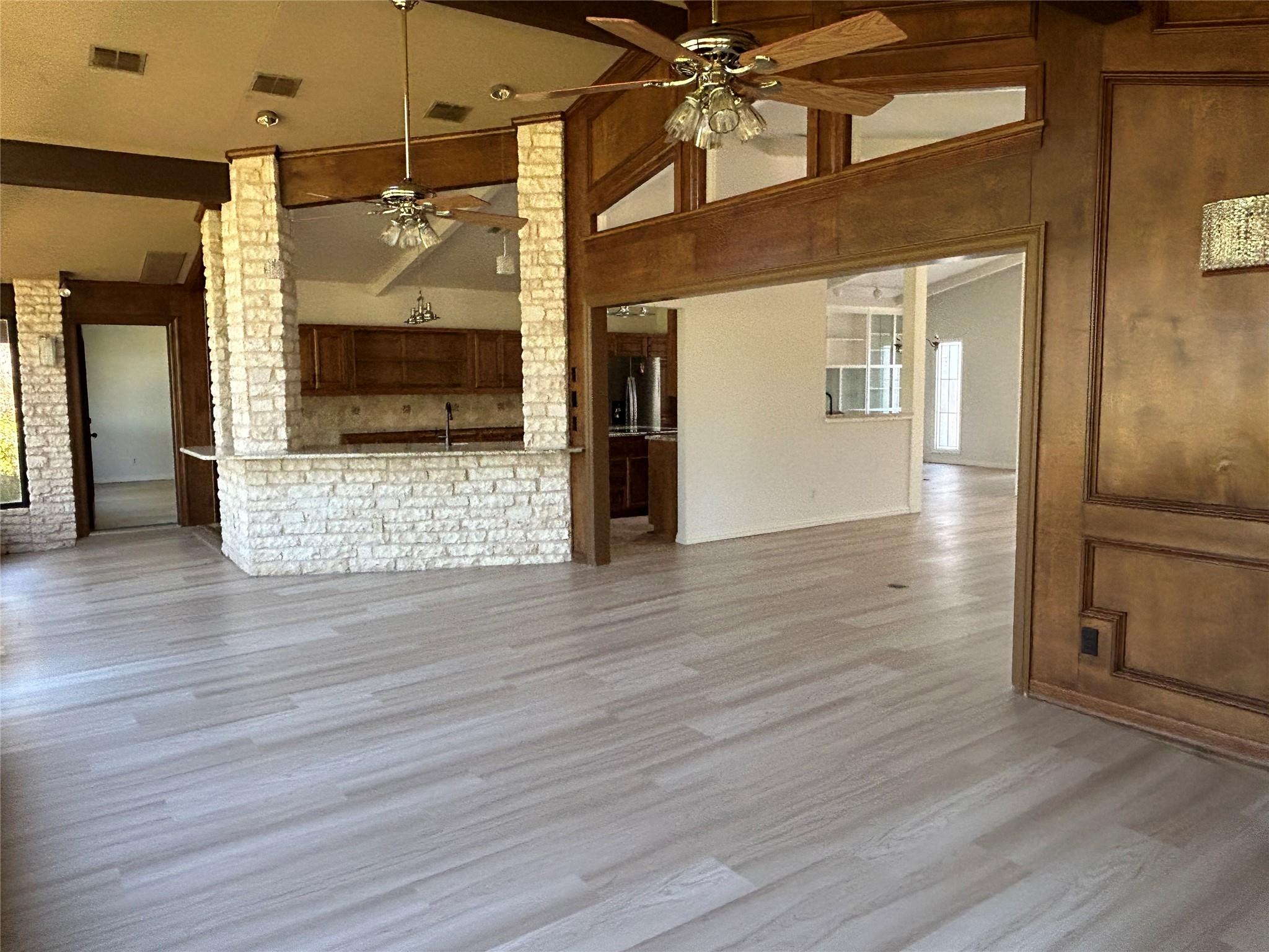 712 Rolling Green DR