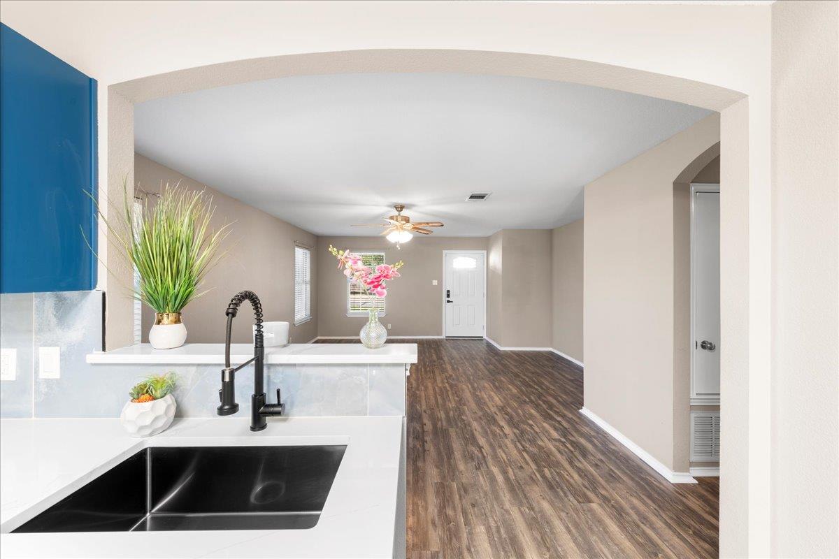 202 Ashbury DR, Leander