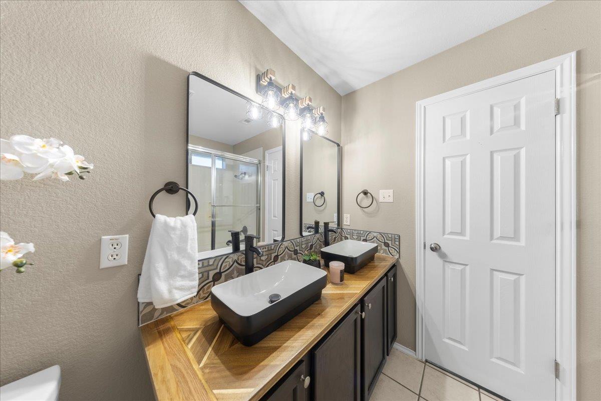 202 Ashbury DR, Leander