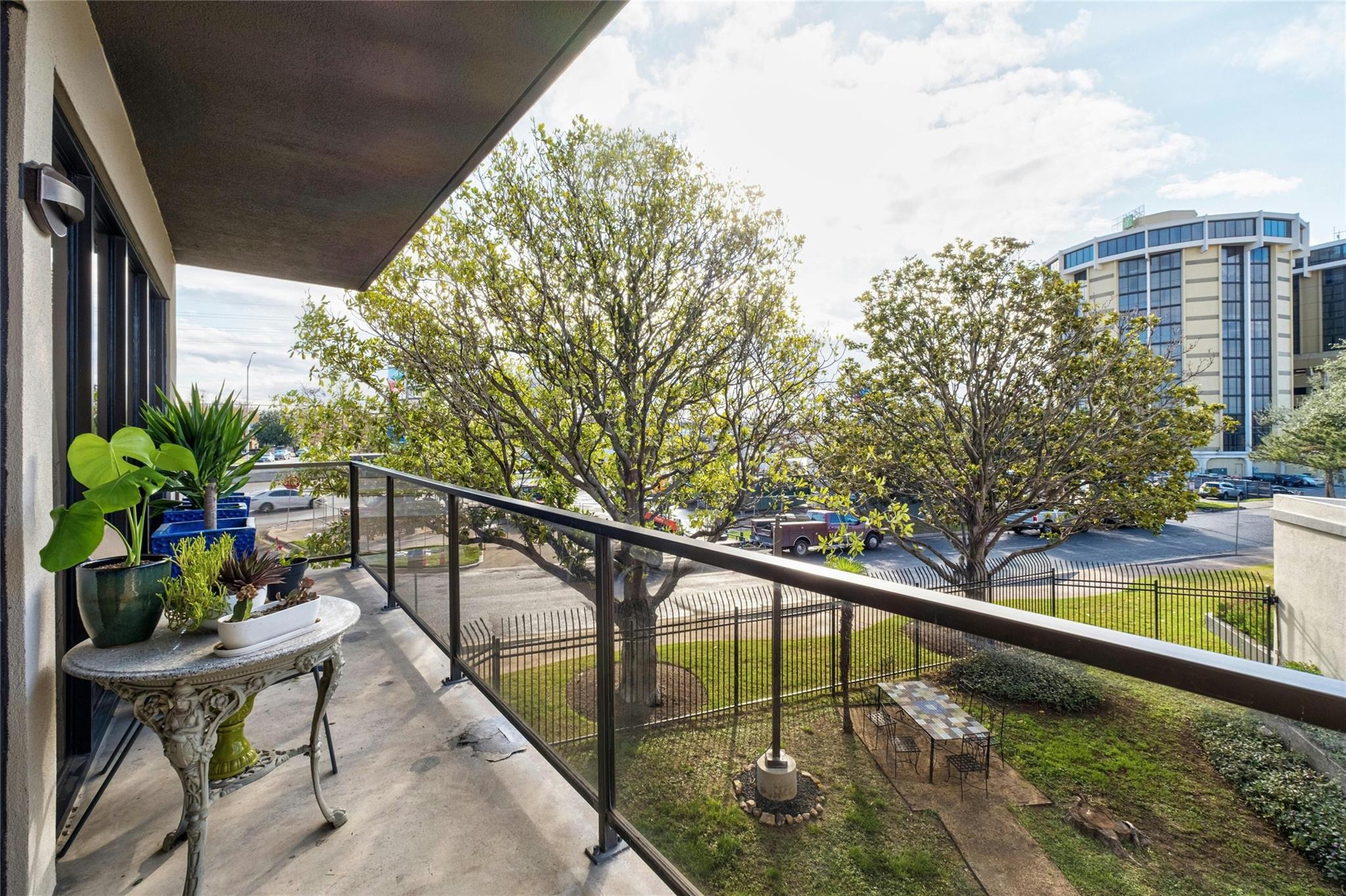 40 N Interstate Hwy 35 Unit: 3D4