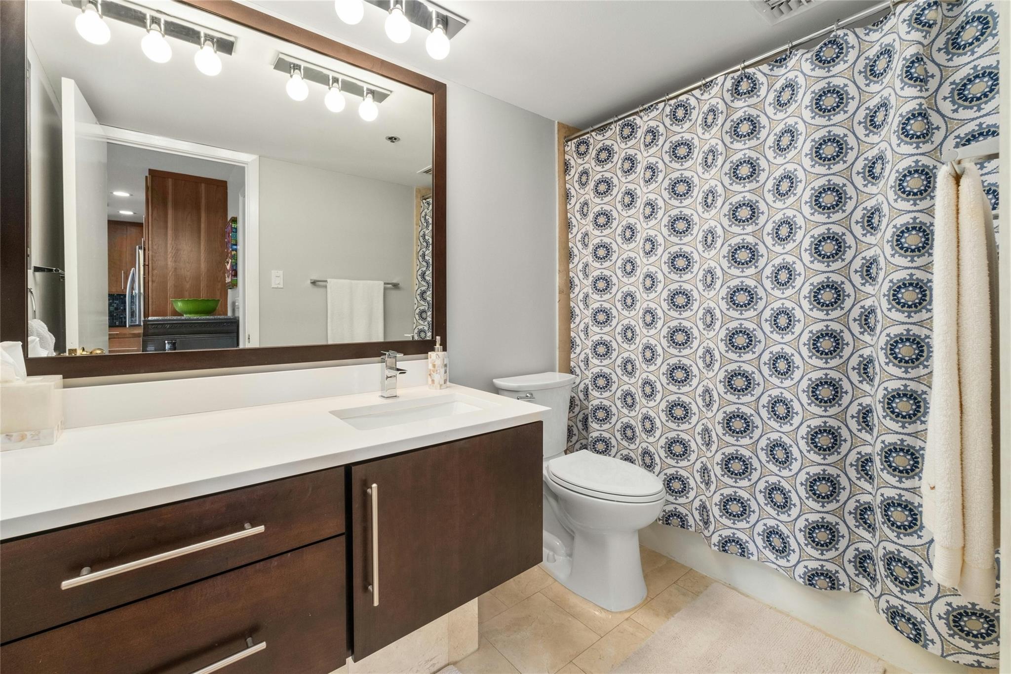 40 N Interstate Hwy 35 Unit: 3D4