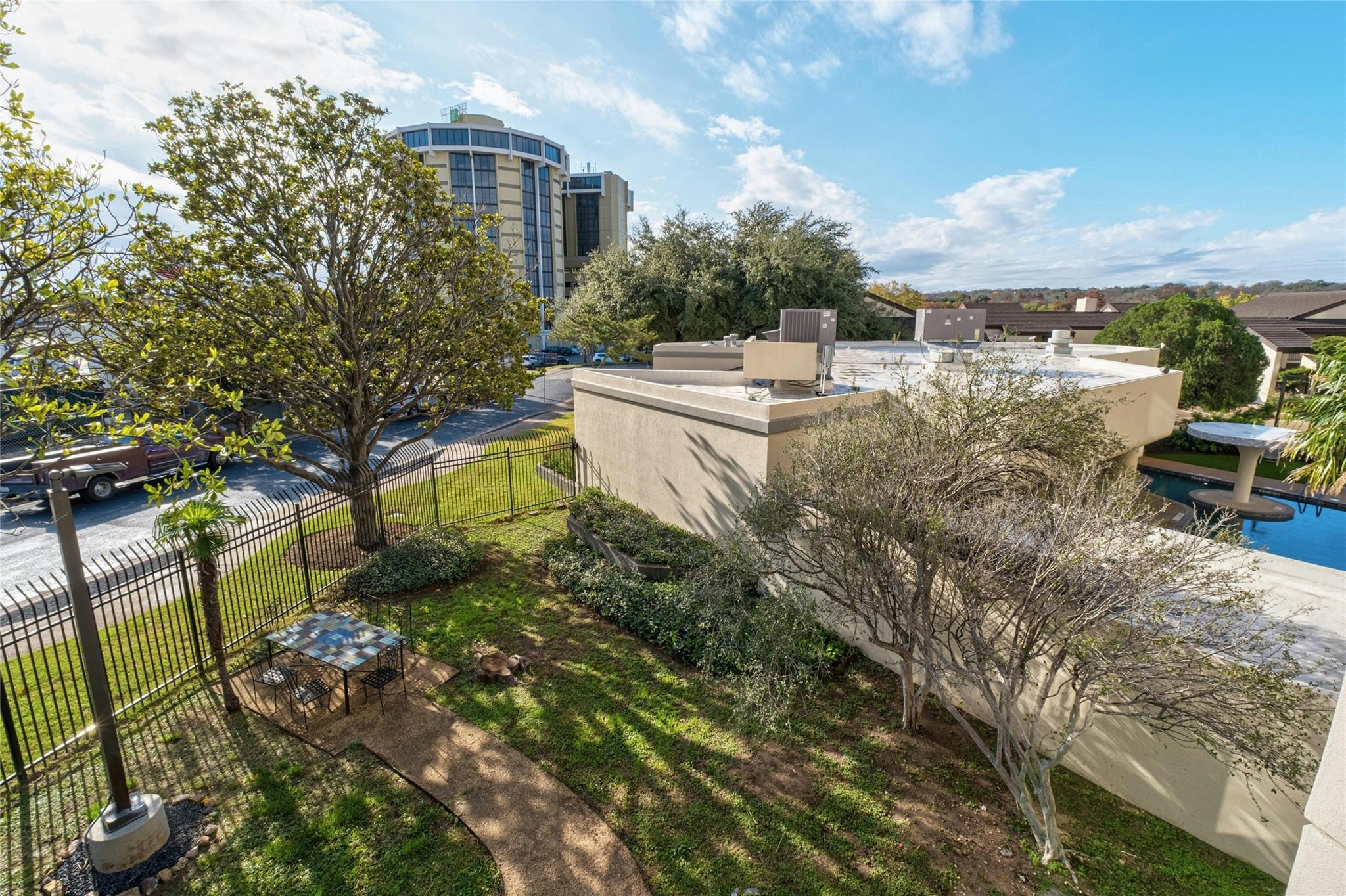 40 N Interstate Hwy 35 Unit: 3D4
