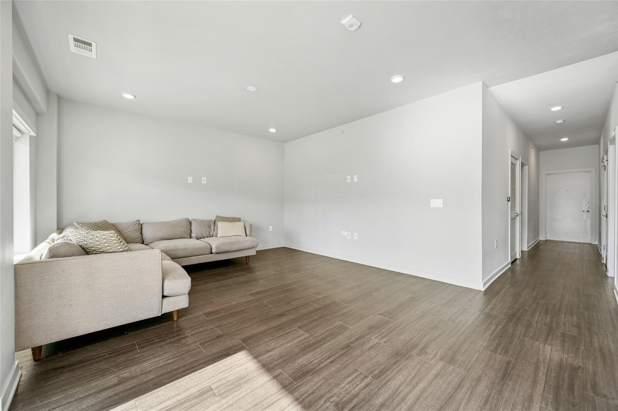 4361 S Congress Ave # 129