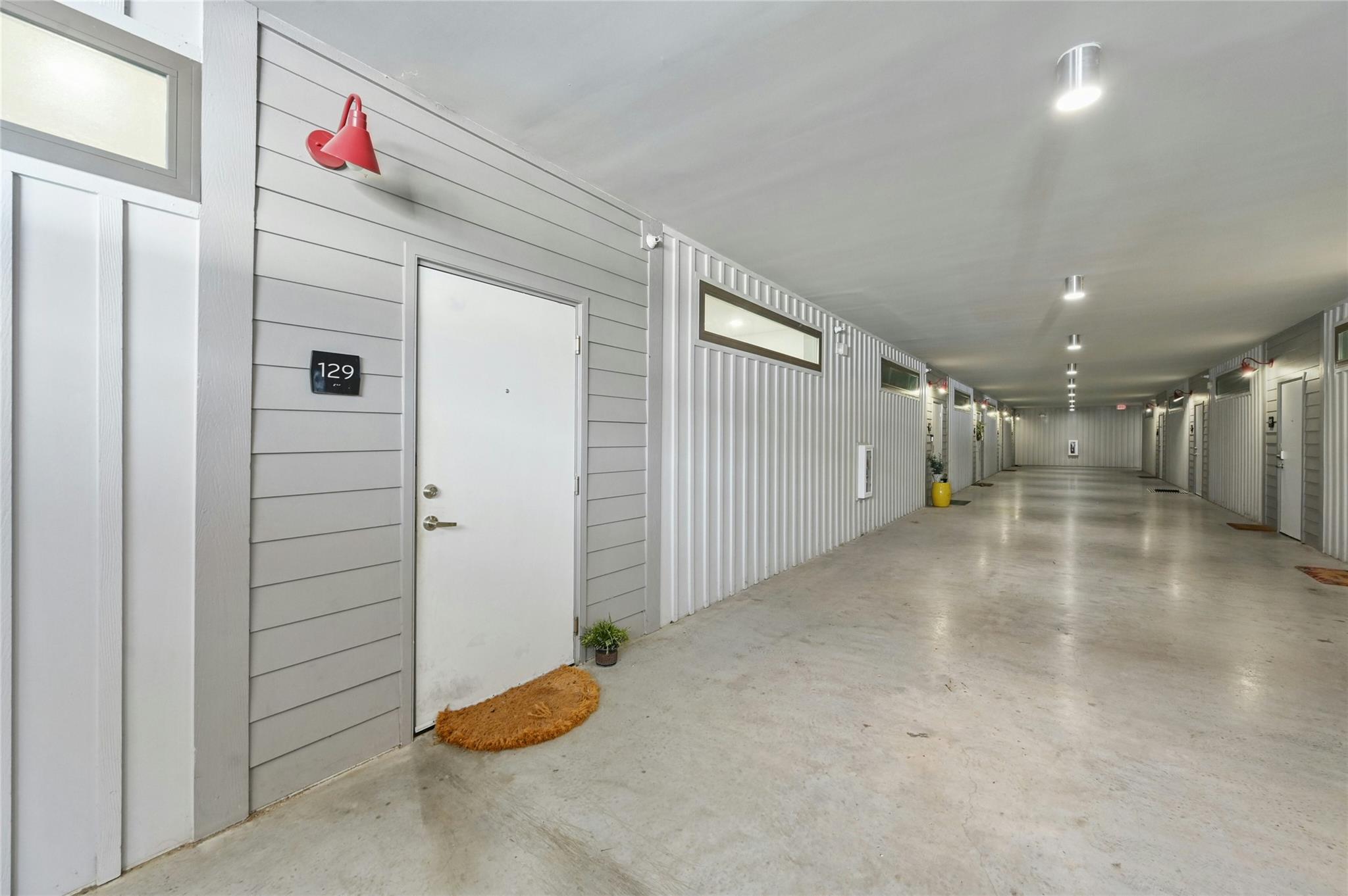 4361 S Congress Ave # 129