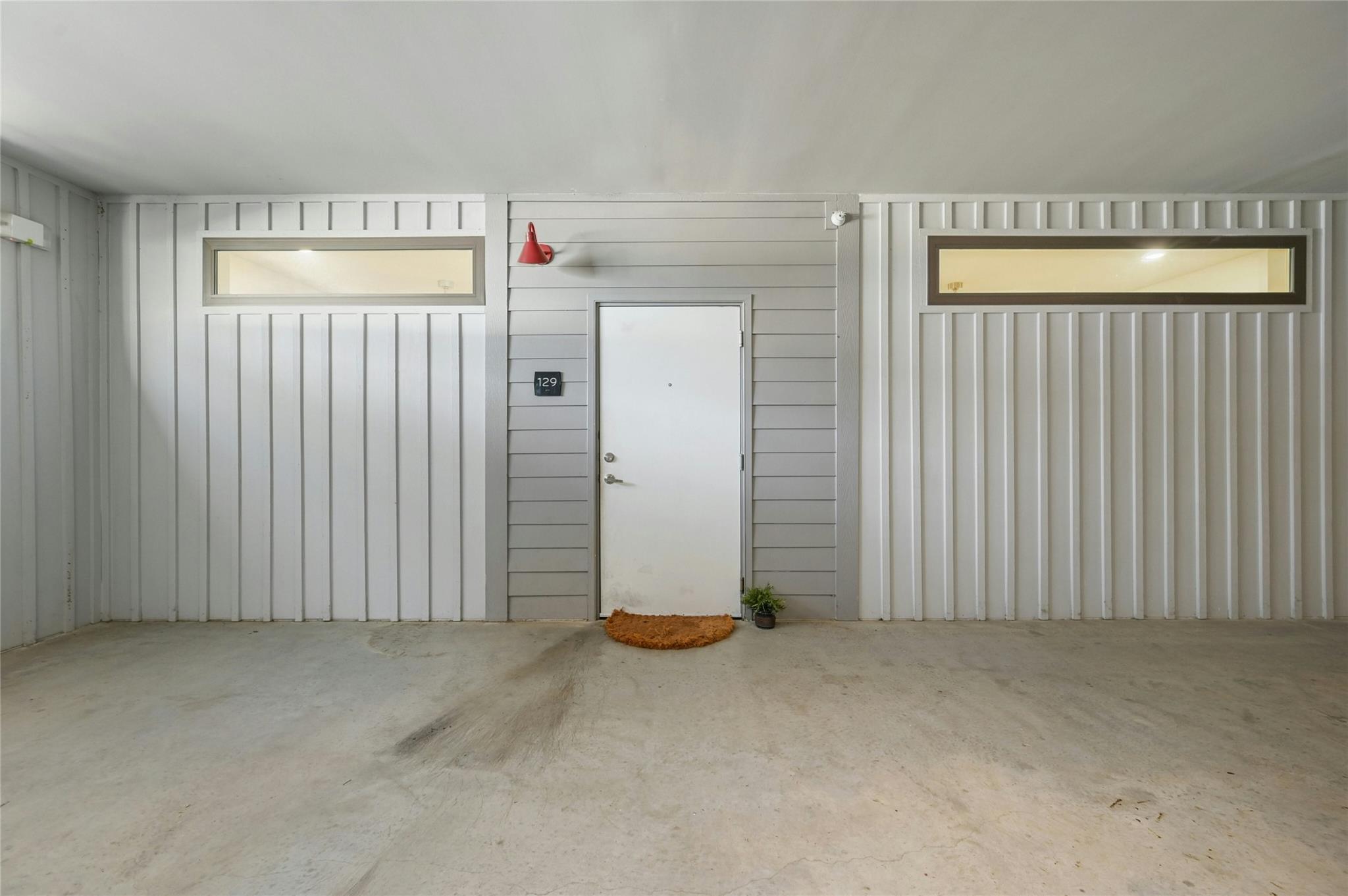 4361 S Congress Ave # 129