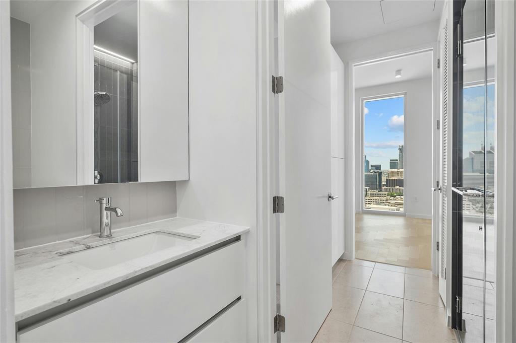 313 W 17th ST # 2605