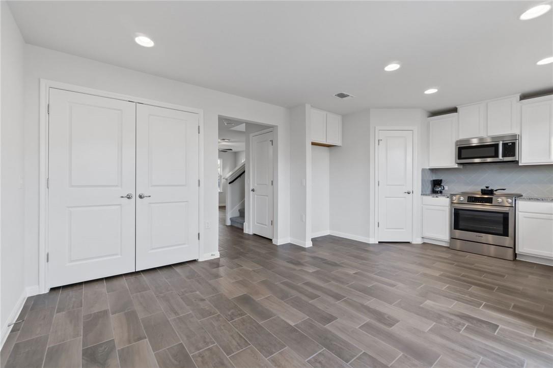 9507 Morning Iris DR