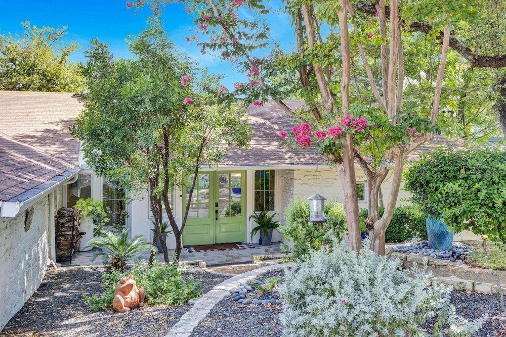 2419 Trail Of The Madrones