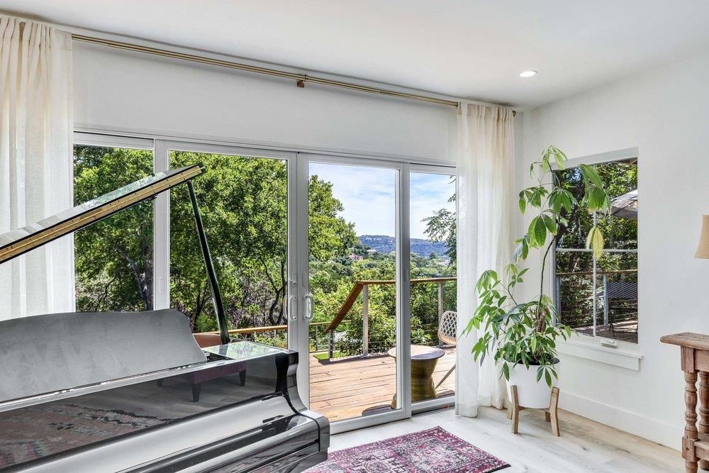 2419 Trail Of The Madrones