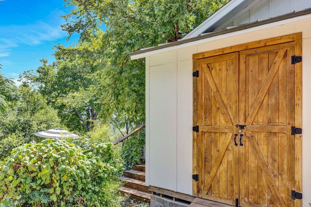 2419 Trail Of The Madrones