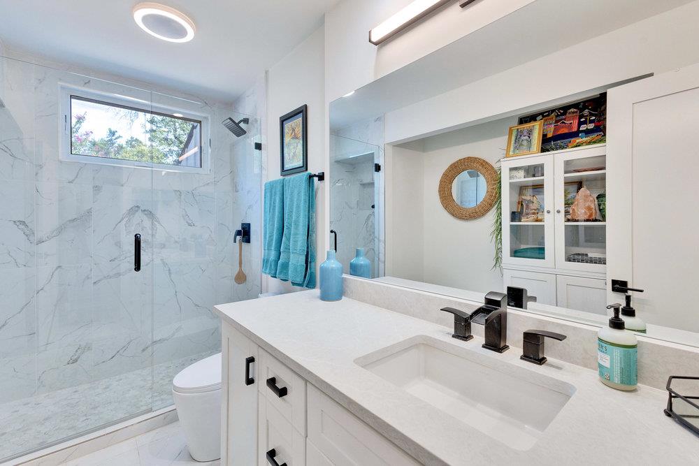 2419 Trail Of The Madrones