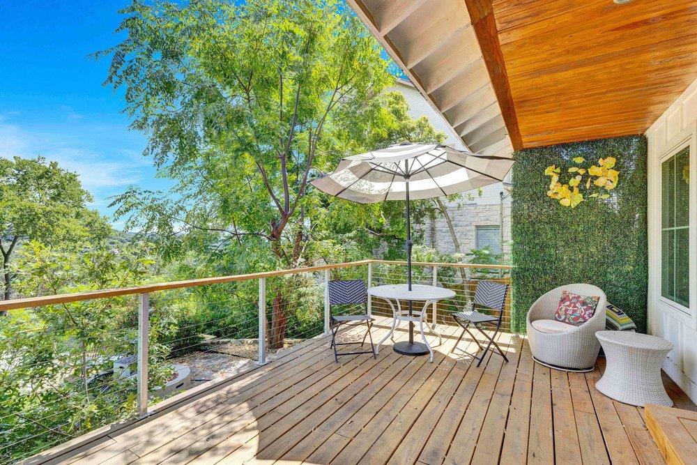 2419 Trail Of The Madrones