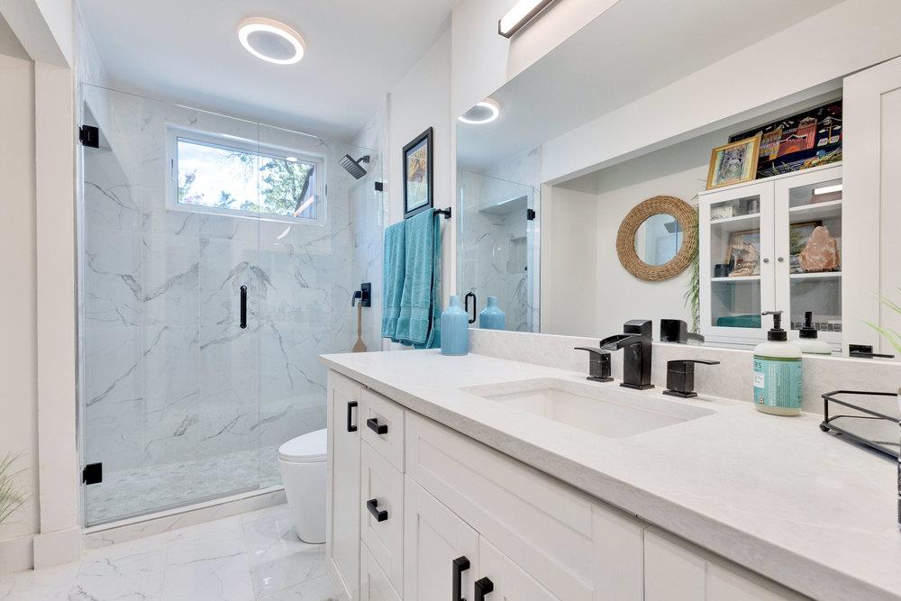 2419 Trail Of The Madrones