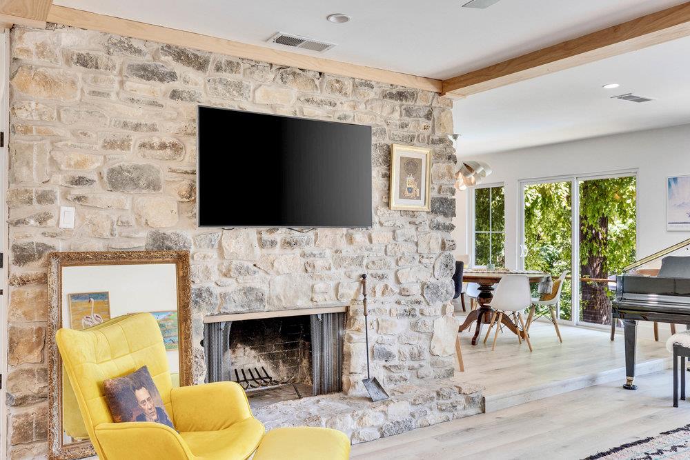 2419 Trail Of The Madrones