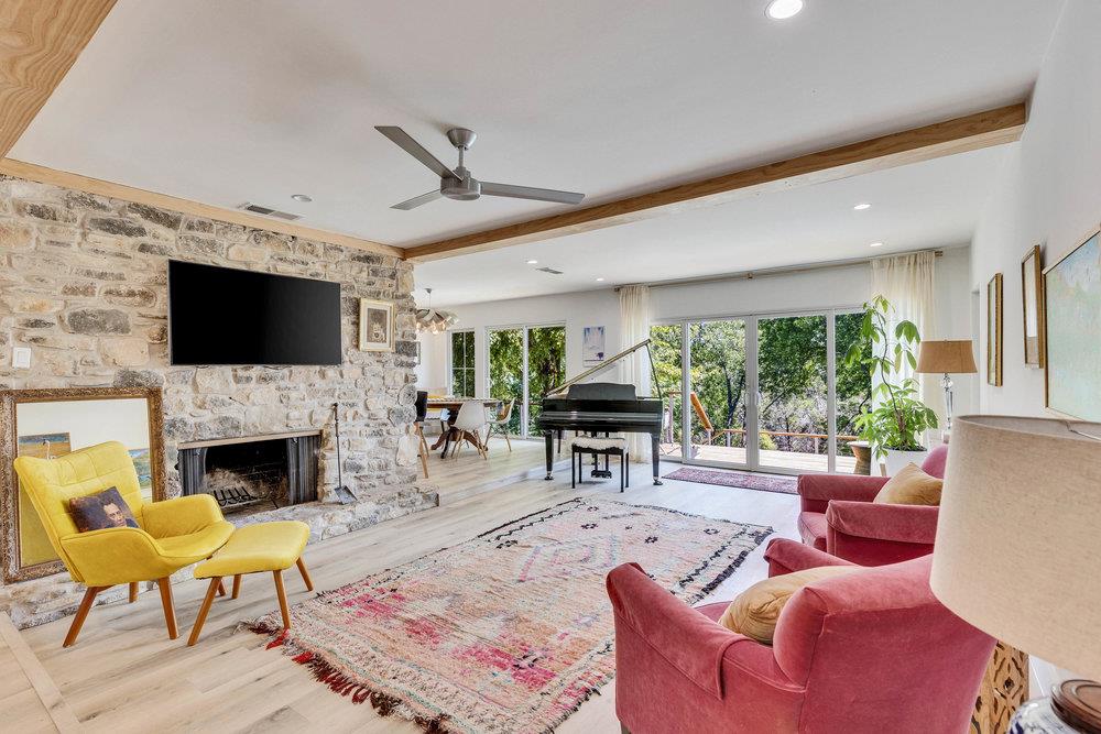 2419 Trail Of The Madrones