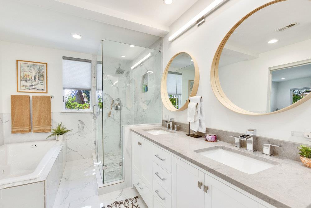 2419 Trail Of The Madrones