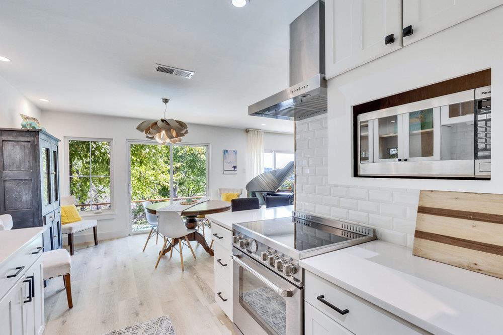 2419 Trail Of The Madrones