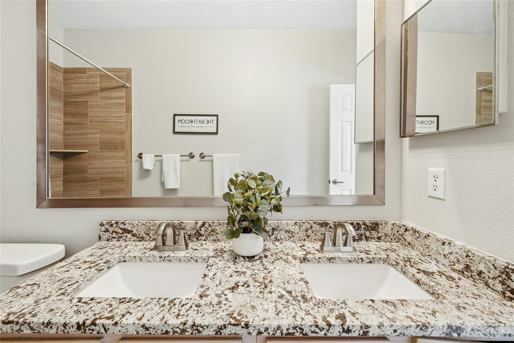 700 Clearview CIR