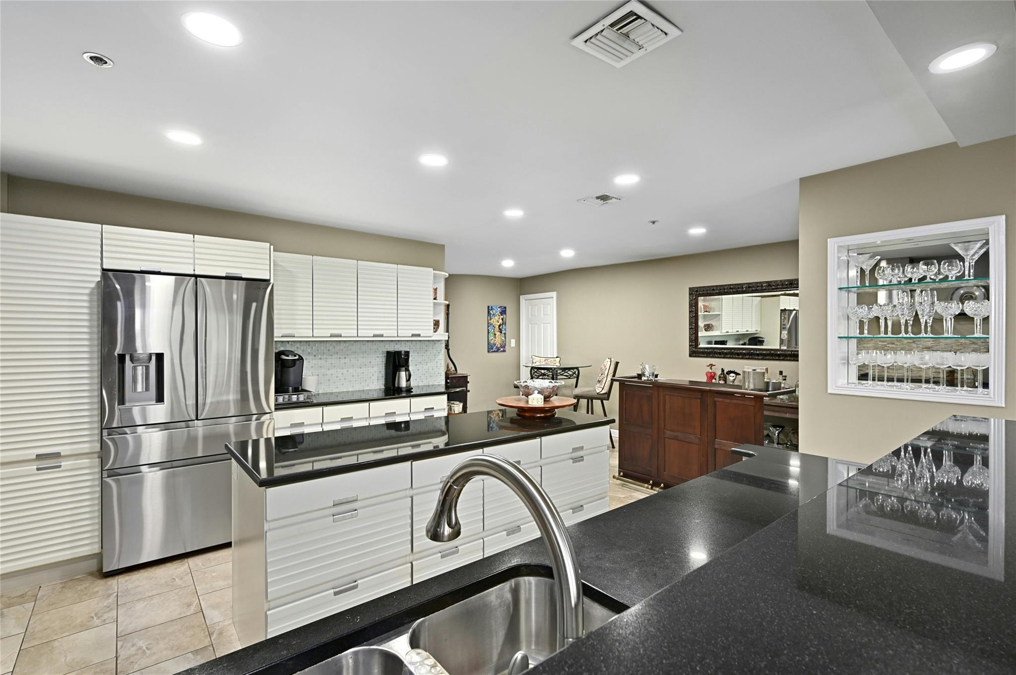 40 N Interstate Highway 35 Unit: 8C1