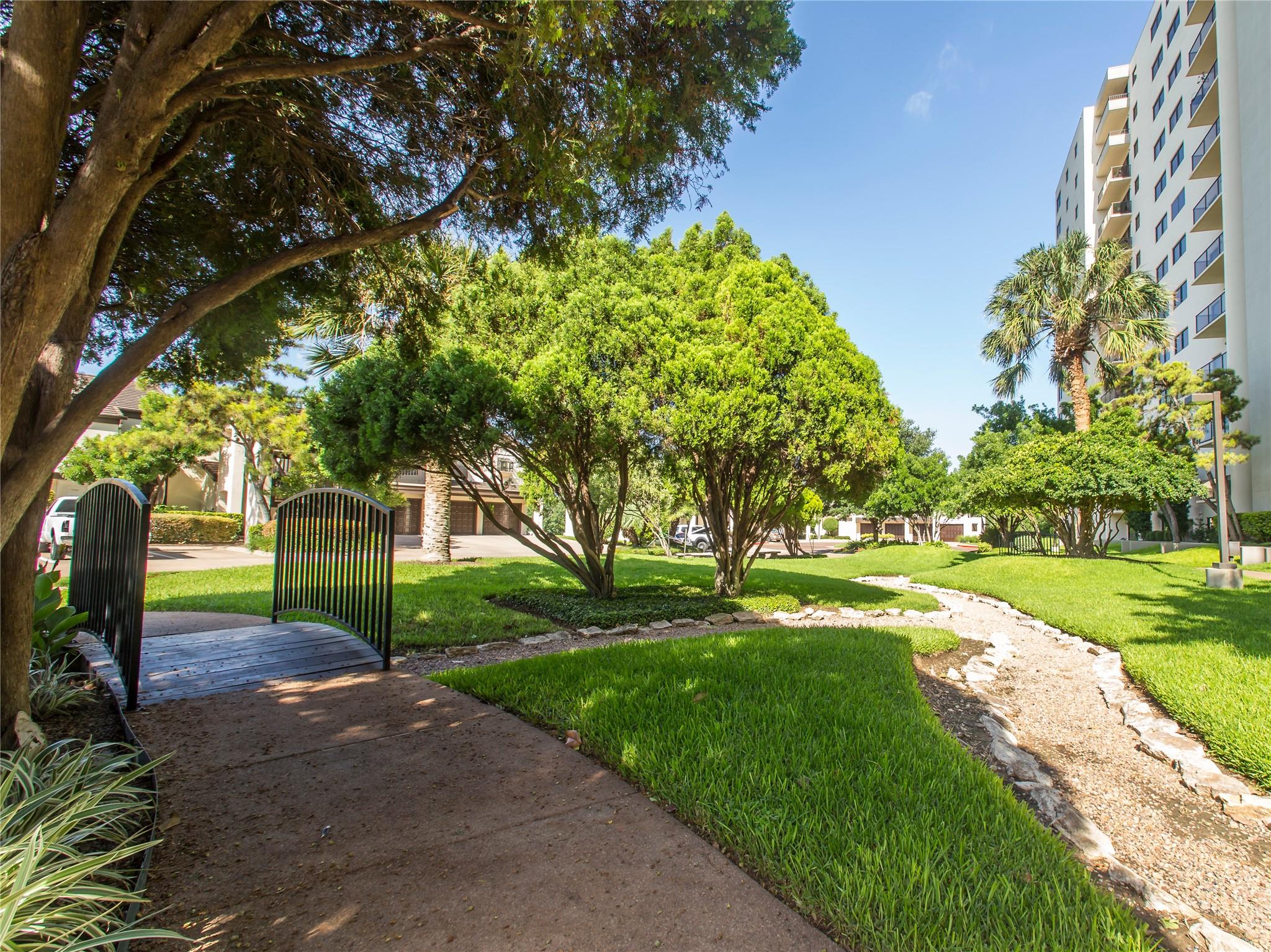 40 N Interstate Highway 35 Unit: 8C1