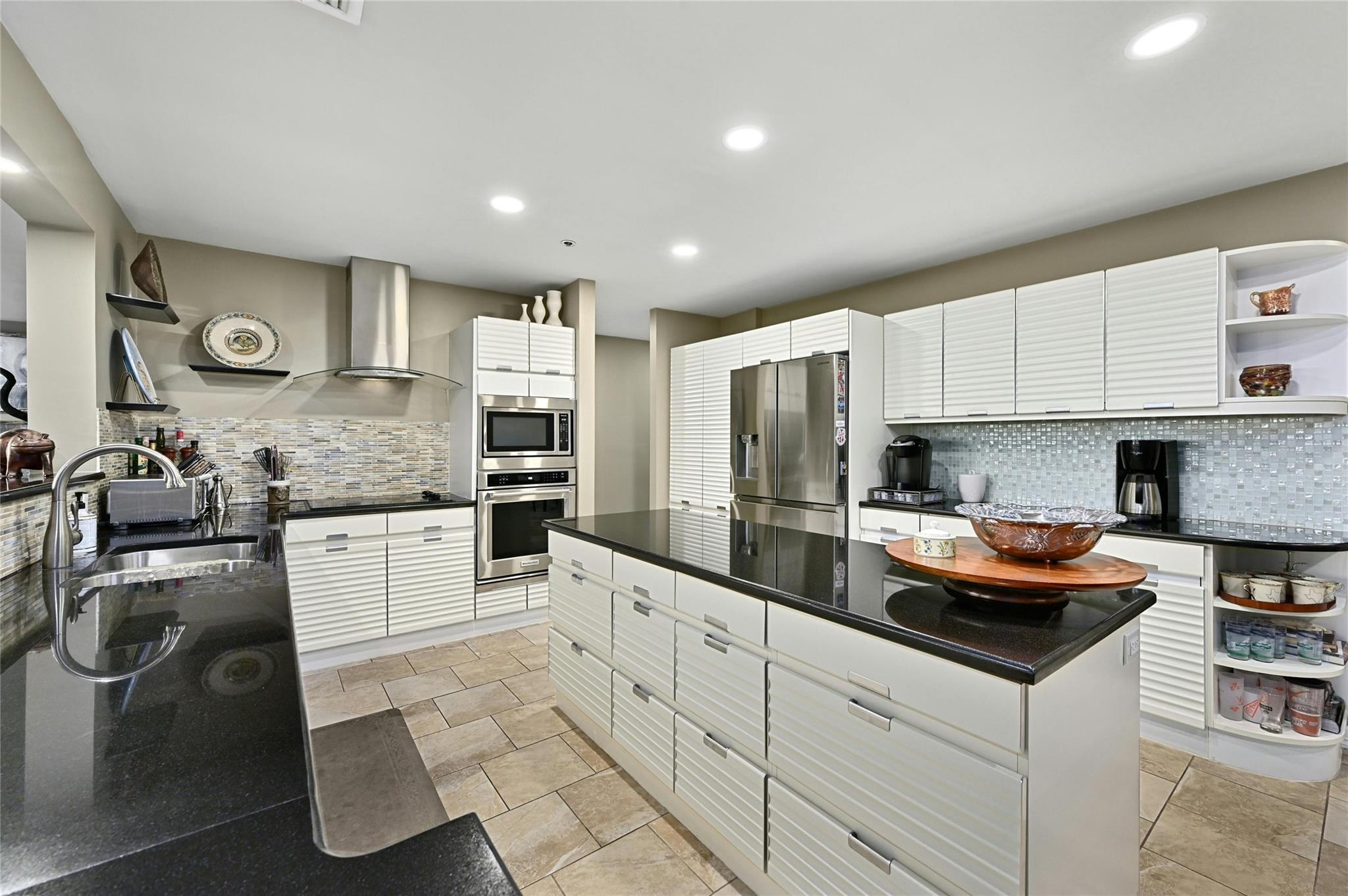 40 N Interstate Highway 35 Unit: 8C1