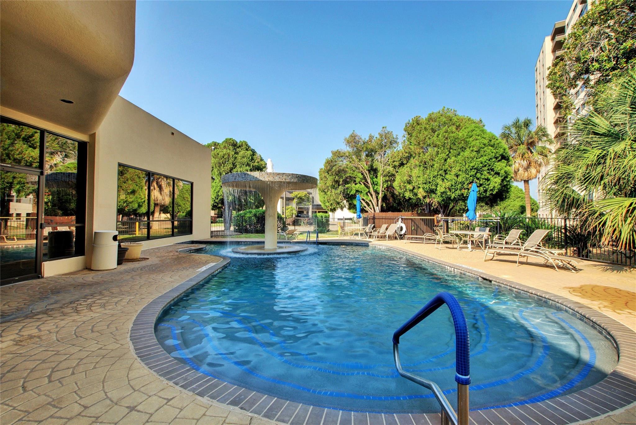 40 N Interstate Highway 35 Unit: 8C1