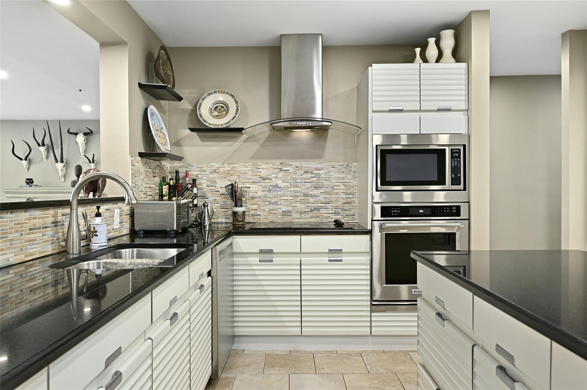 40 N Interstate Highway 35 Unit: 8C1