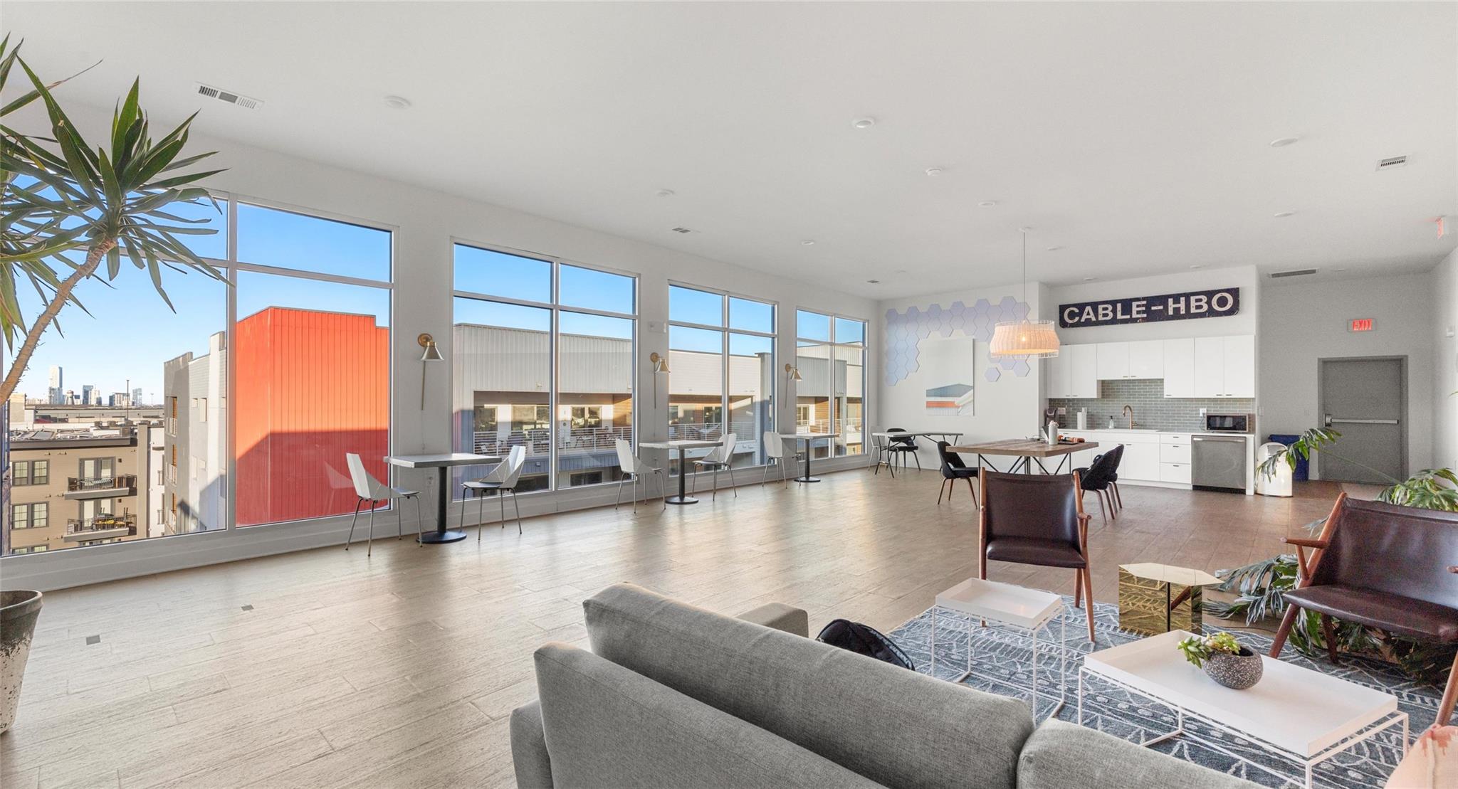 4361 S Congress Ave # 103