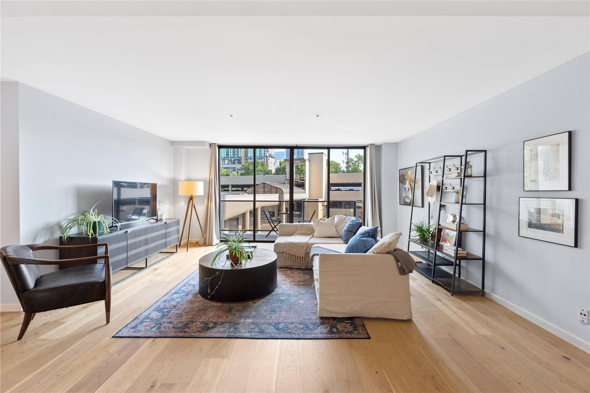 40 N Interstate Highway 35 Unit: 2B2