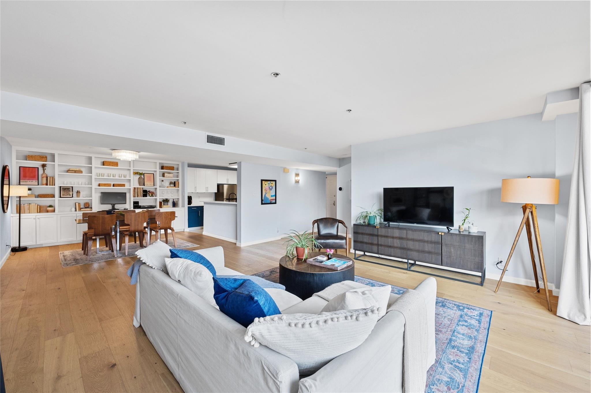 40 N Interstate Highway 35 Unit: 2B2
