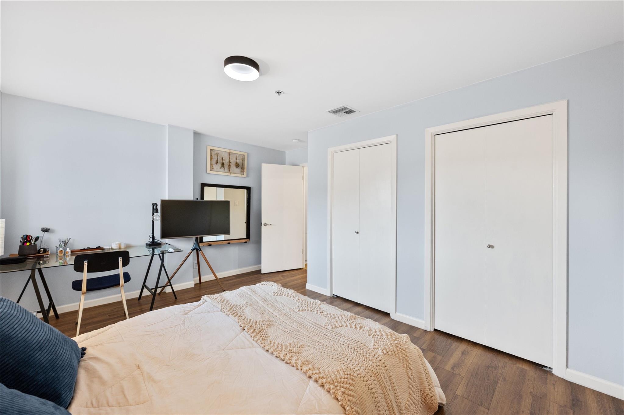 40 N Interstate Highway 35 Unit: 2B2