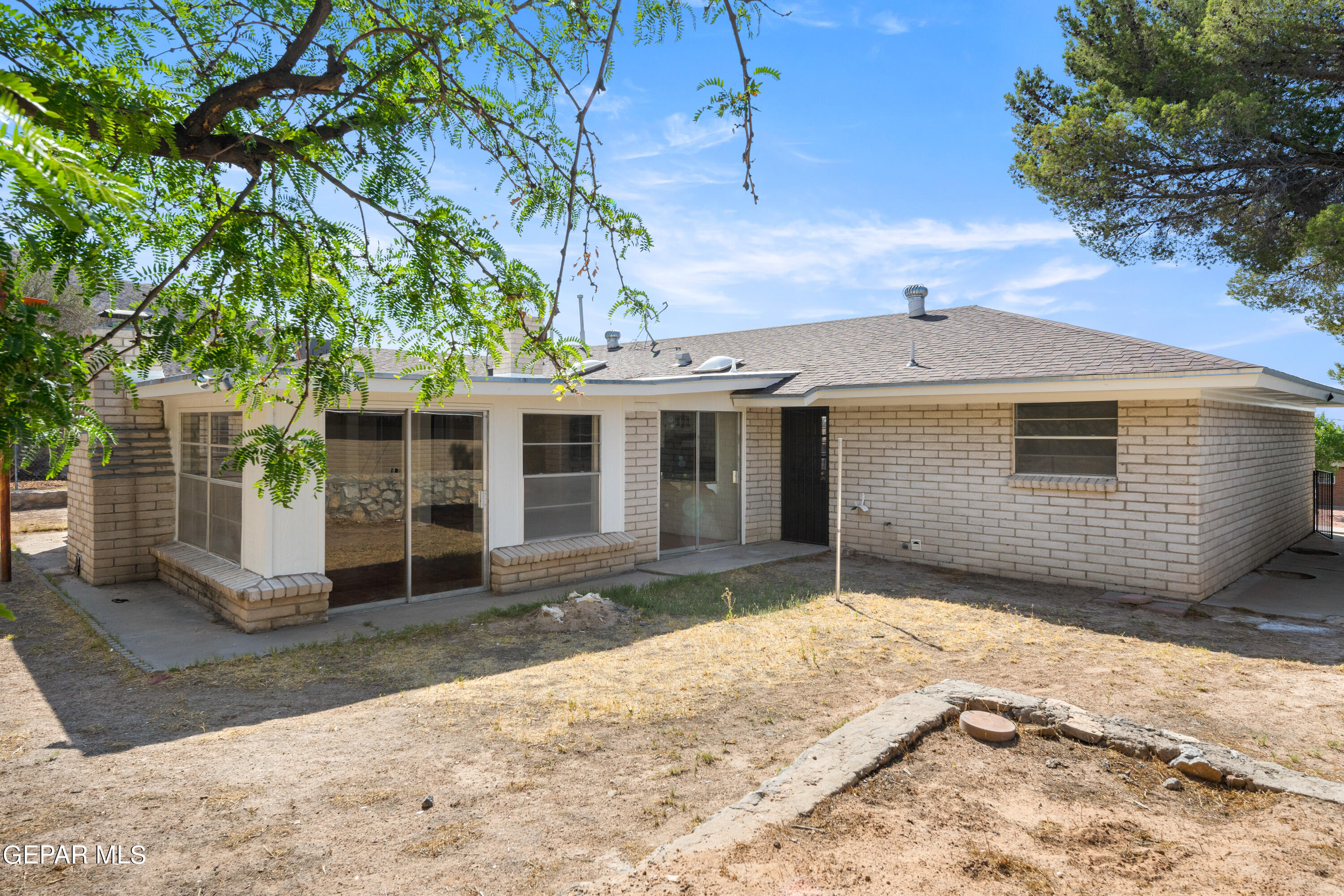 1417 MURCHISON Drive