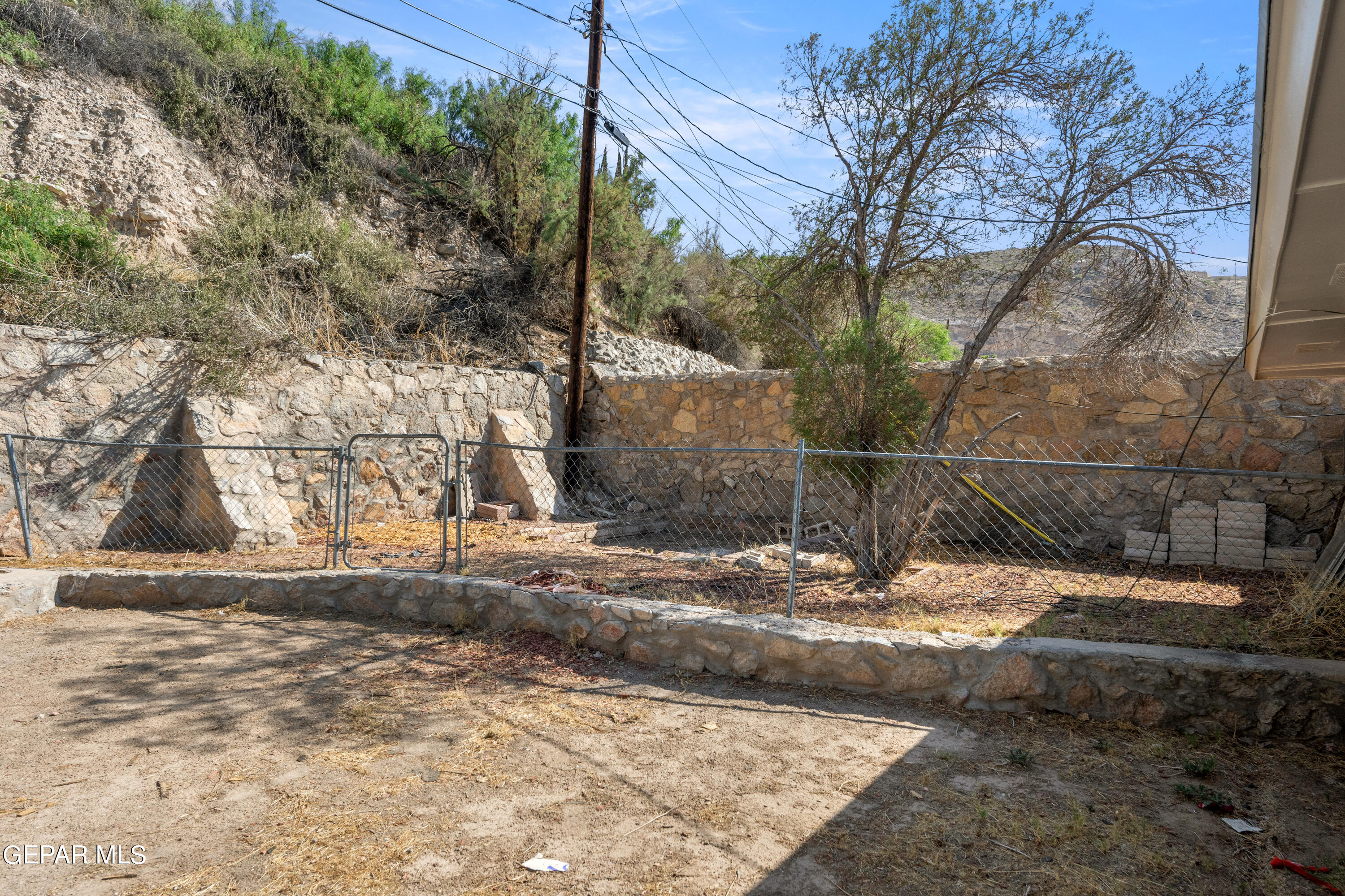 1417 MURCHISON Drive