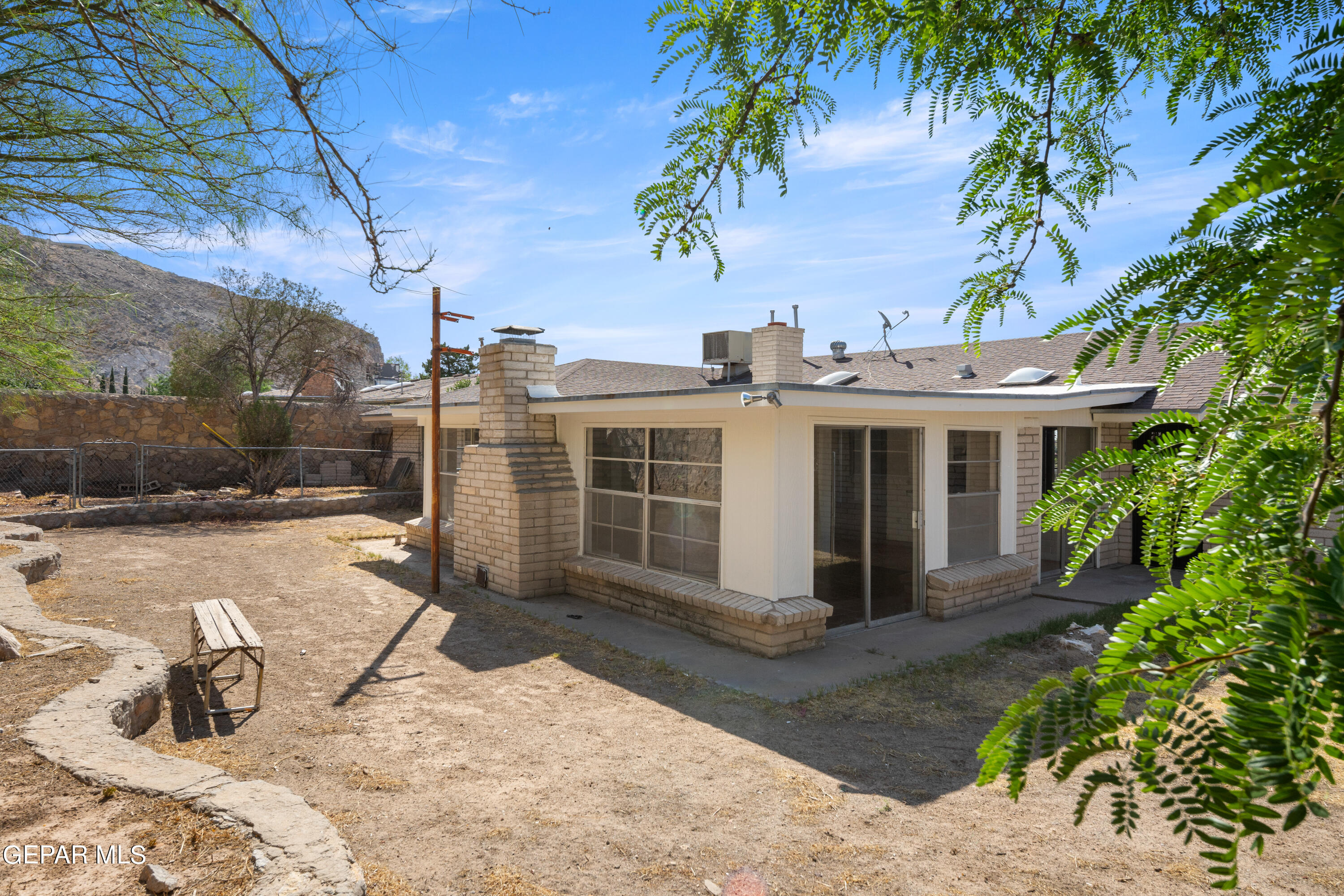 1417 MURCHISON Drive