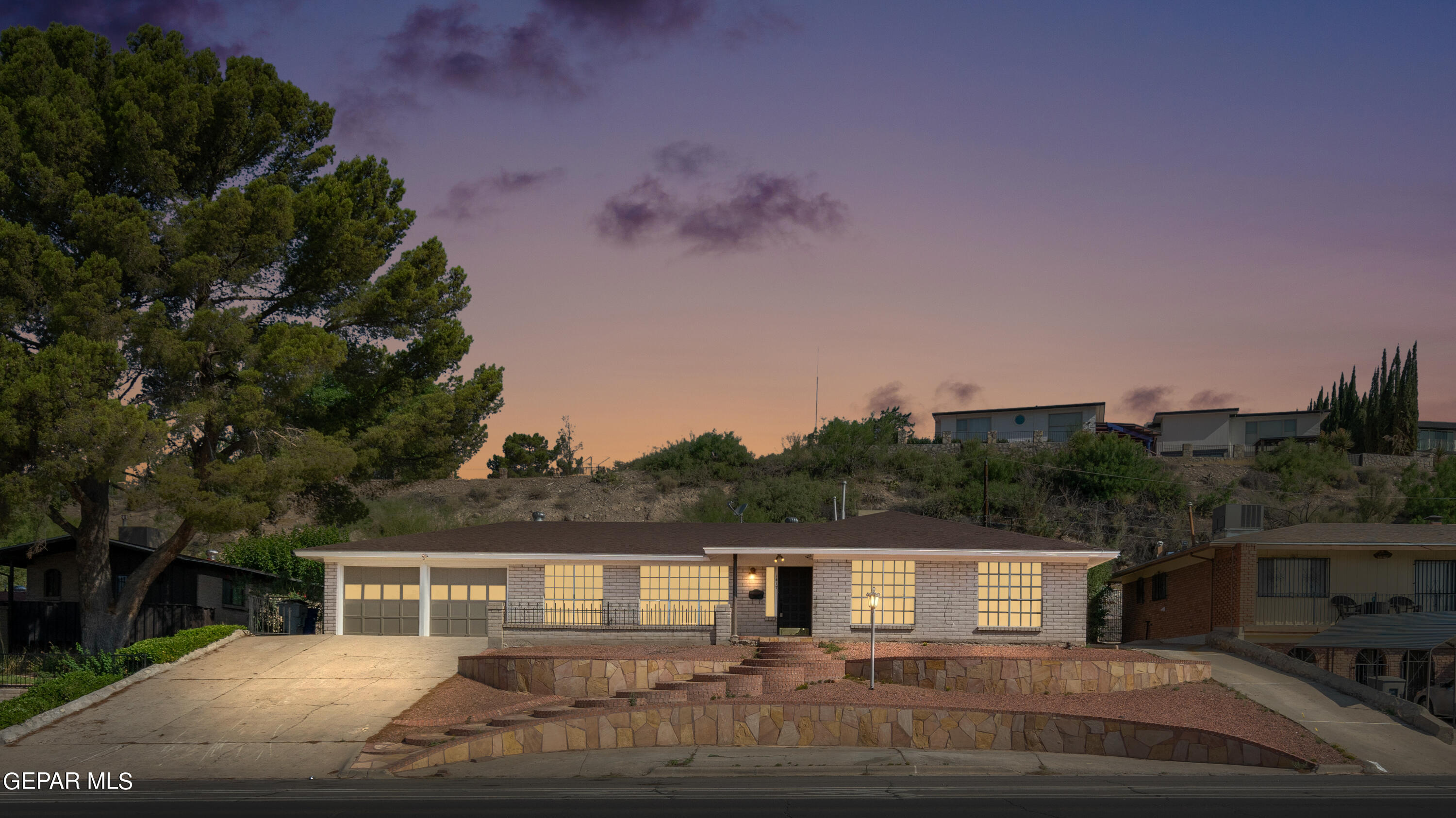 1417 MURCHISON Drive