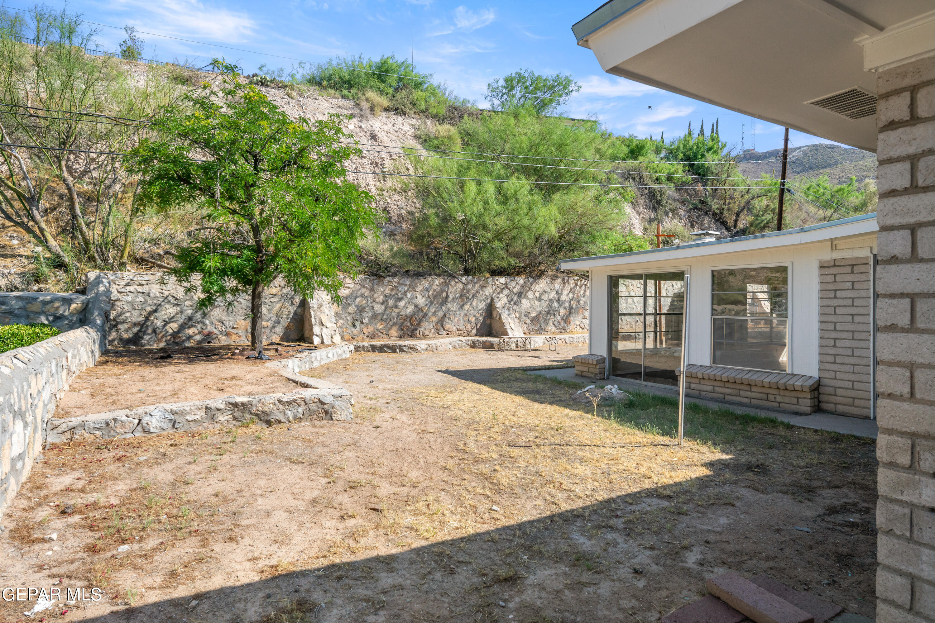 1417 MURCHISON Drive