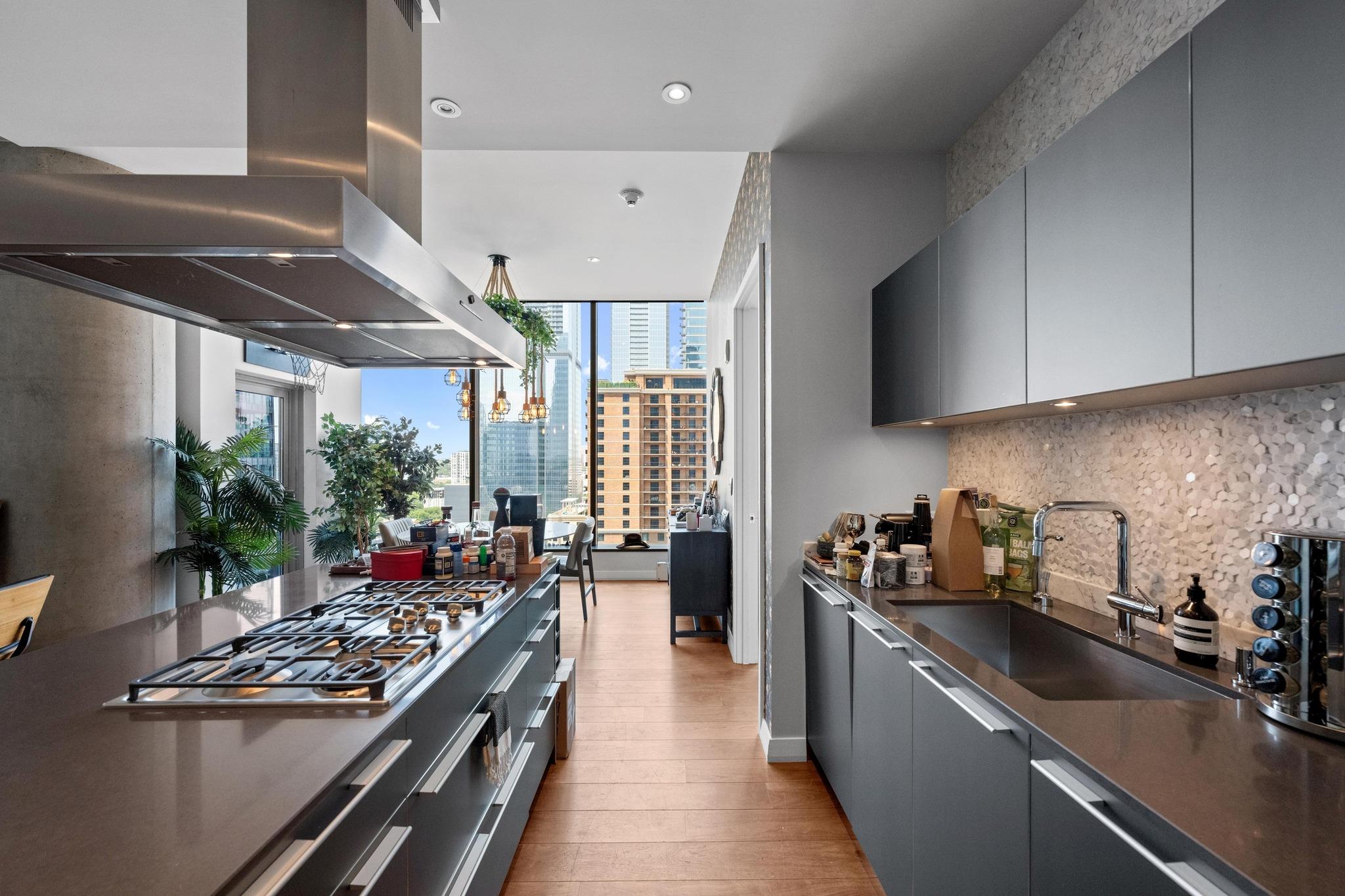 210 Lavaca ST # 1911, Austin Unit: 1911