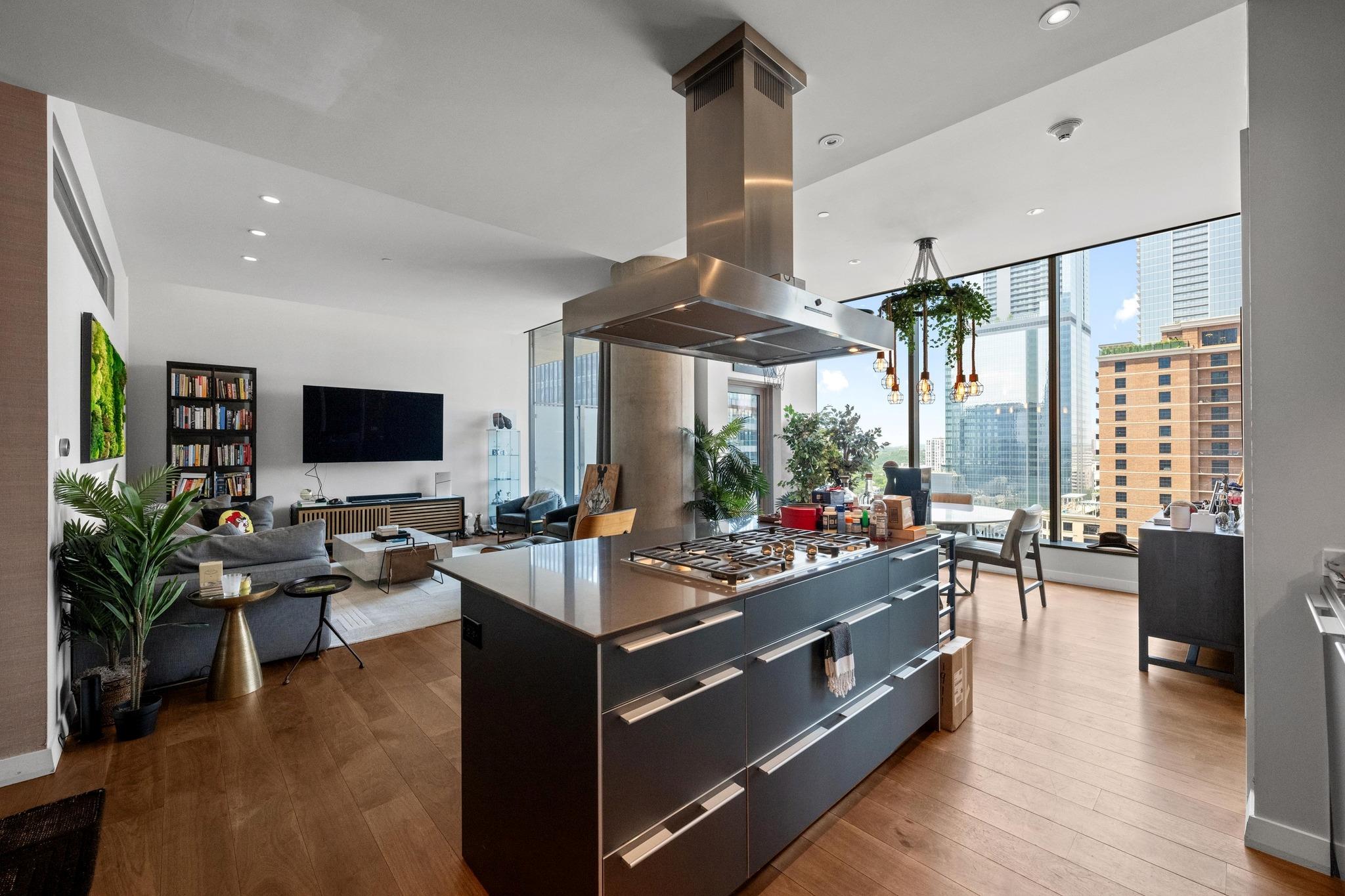 210 Lavaca ST # 1911, Austin Unit: 1911