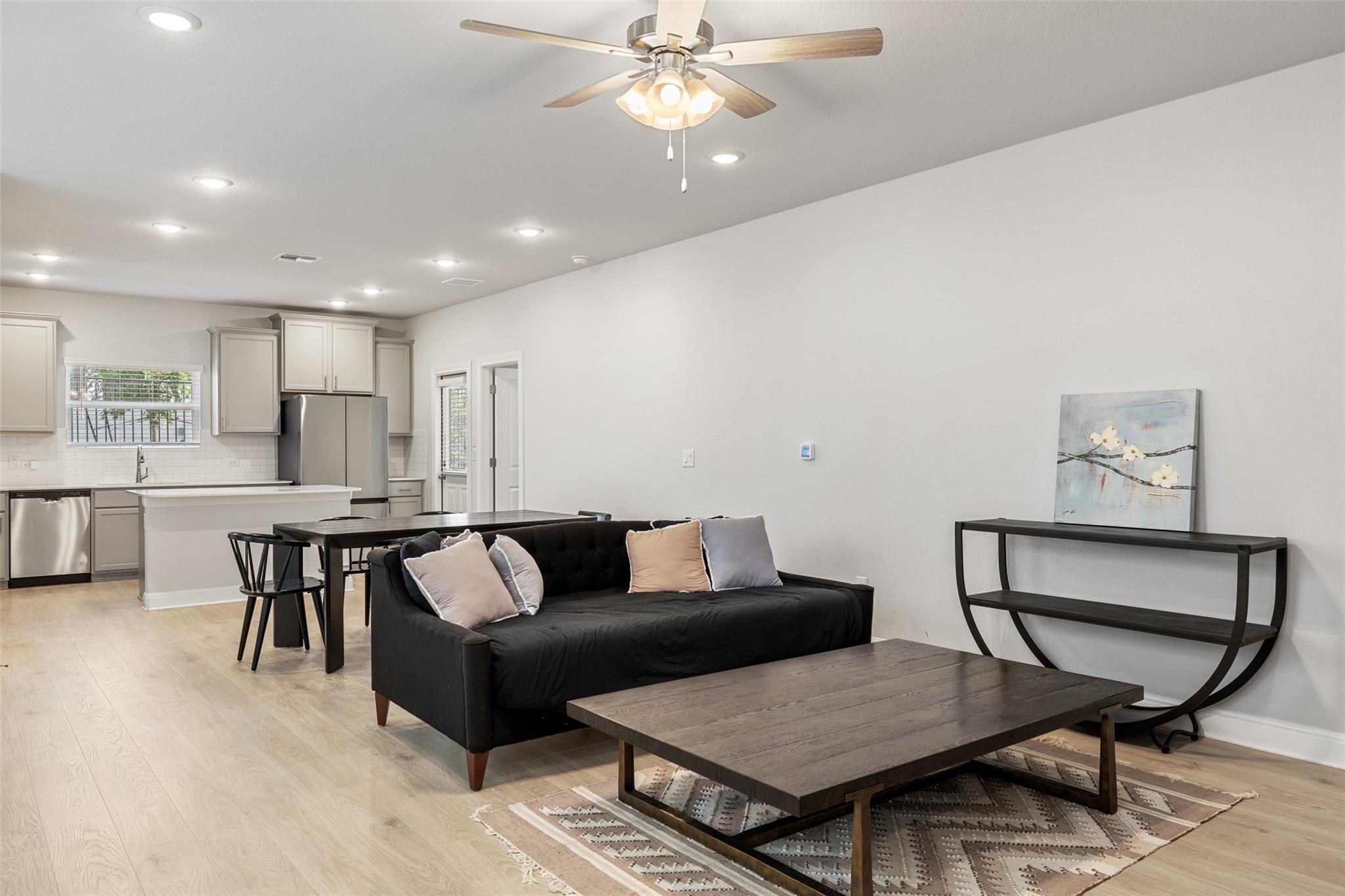 1012 Legend Milton LN