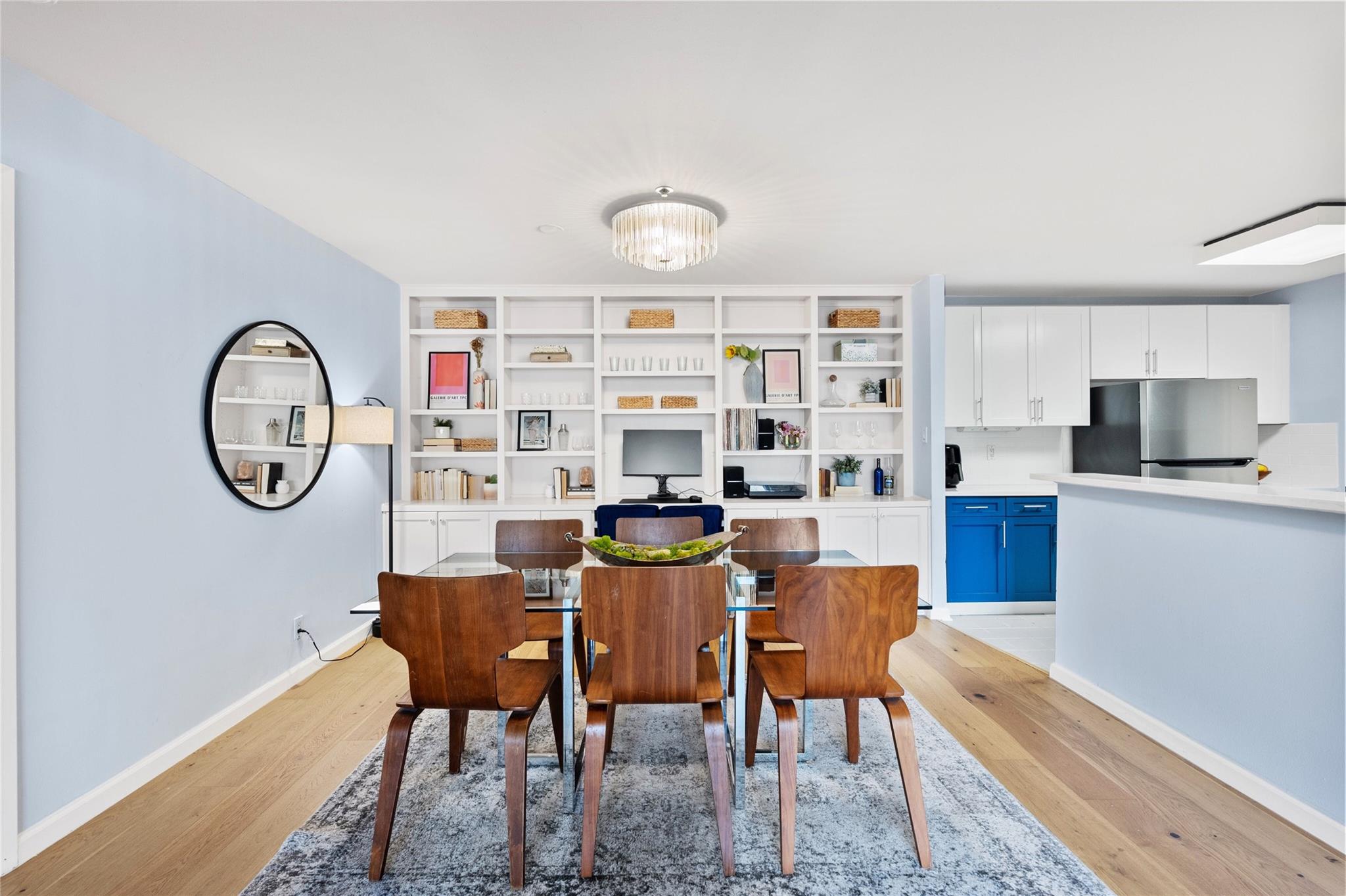 40 N Interstate Highway 35 Unit: 2B2