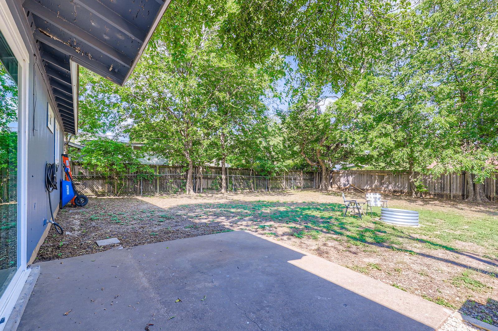 8018 Rockwood LN