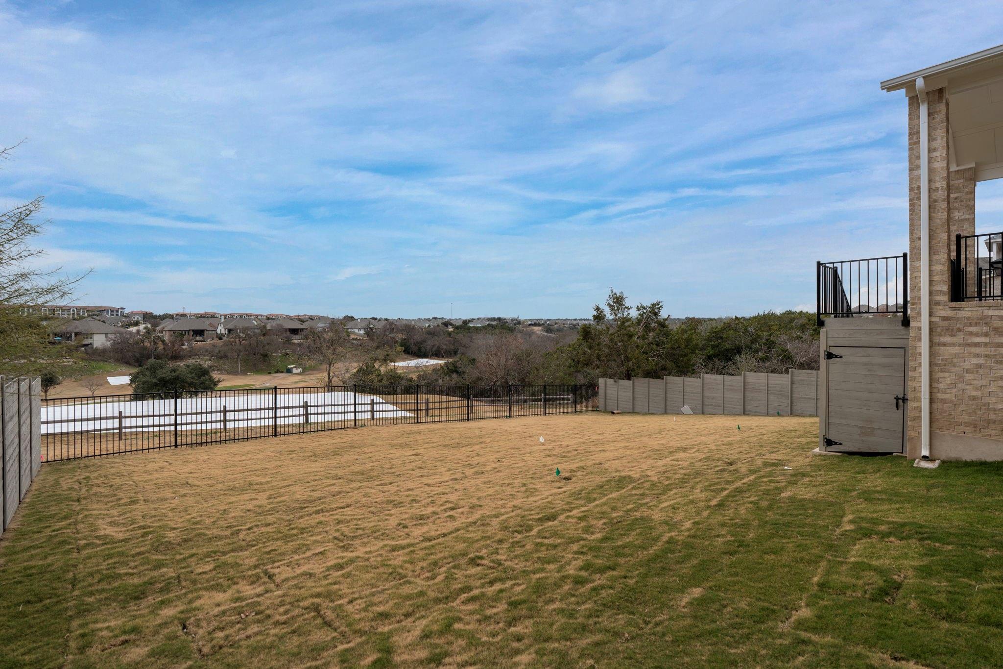 813 Wolf Ridge RD