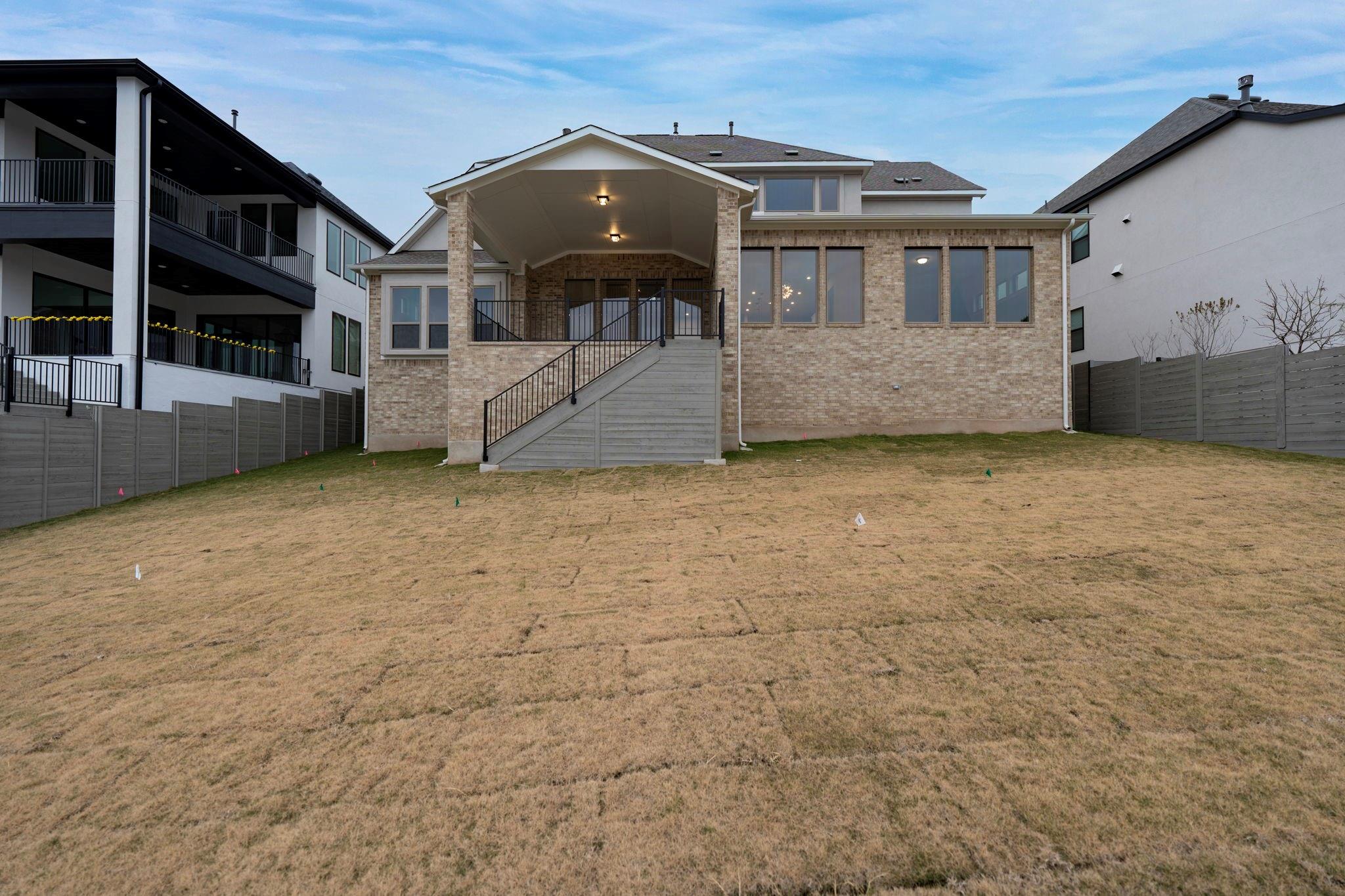 813 Wolf Ridge RD