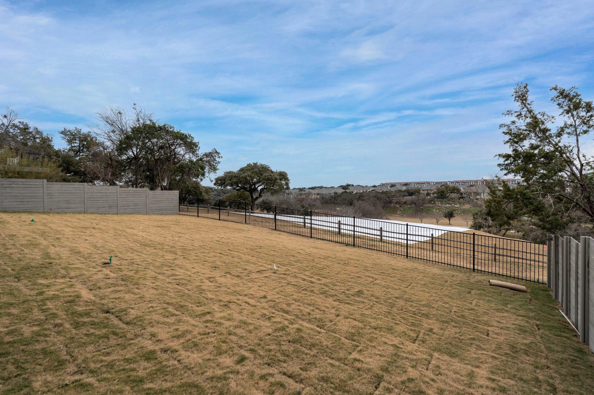 813 Wolf Ridge RD