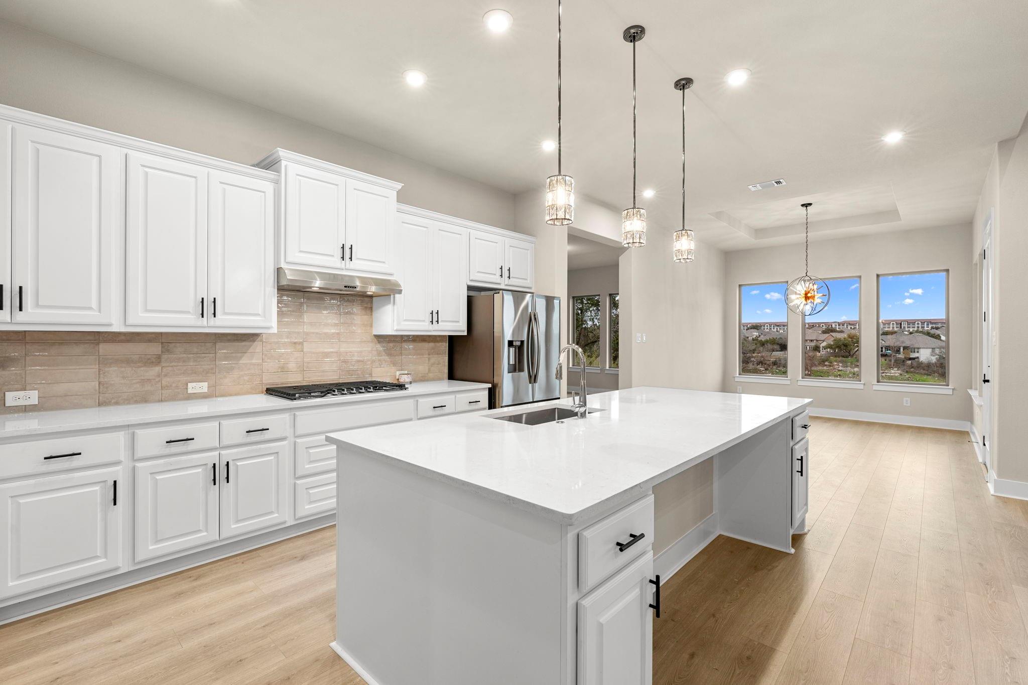 813 Wolf Ridge RD