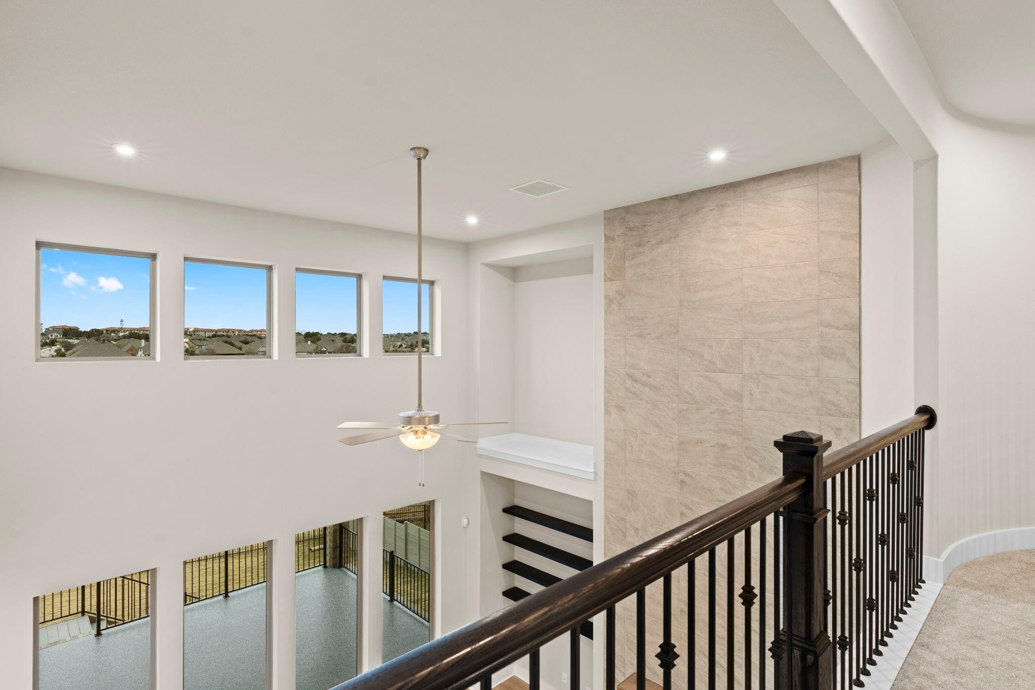 813 Wolf Ridge RD