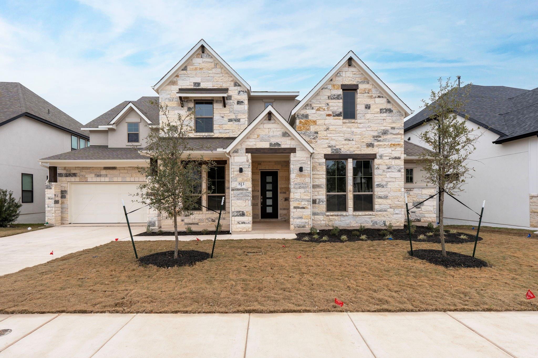 813 Wolf Ridge RD