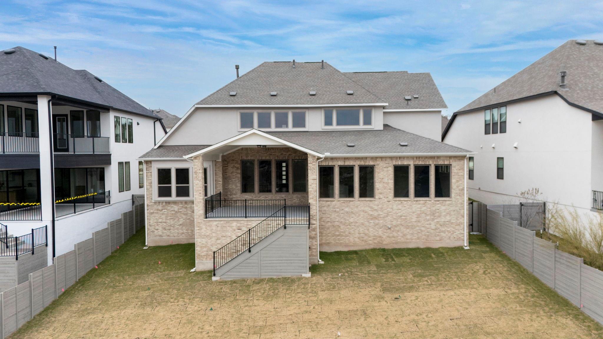 813 Wolf Ridge RD
