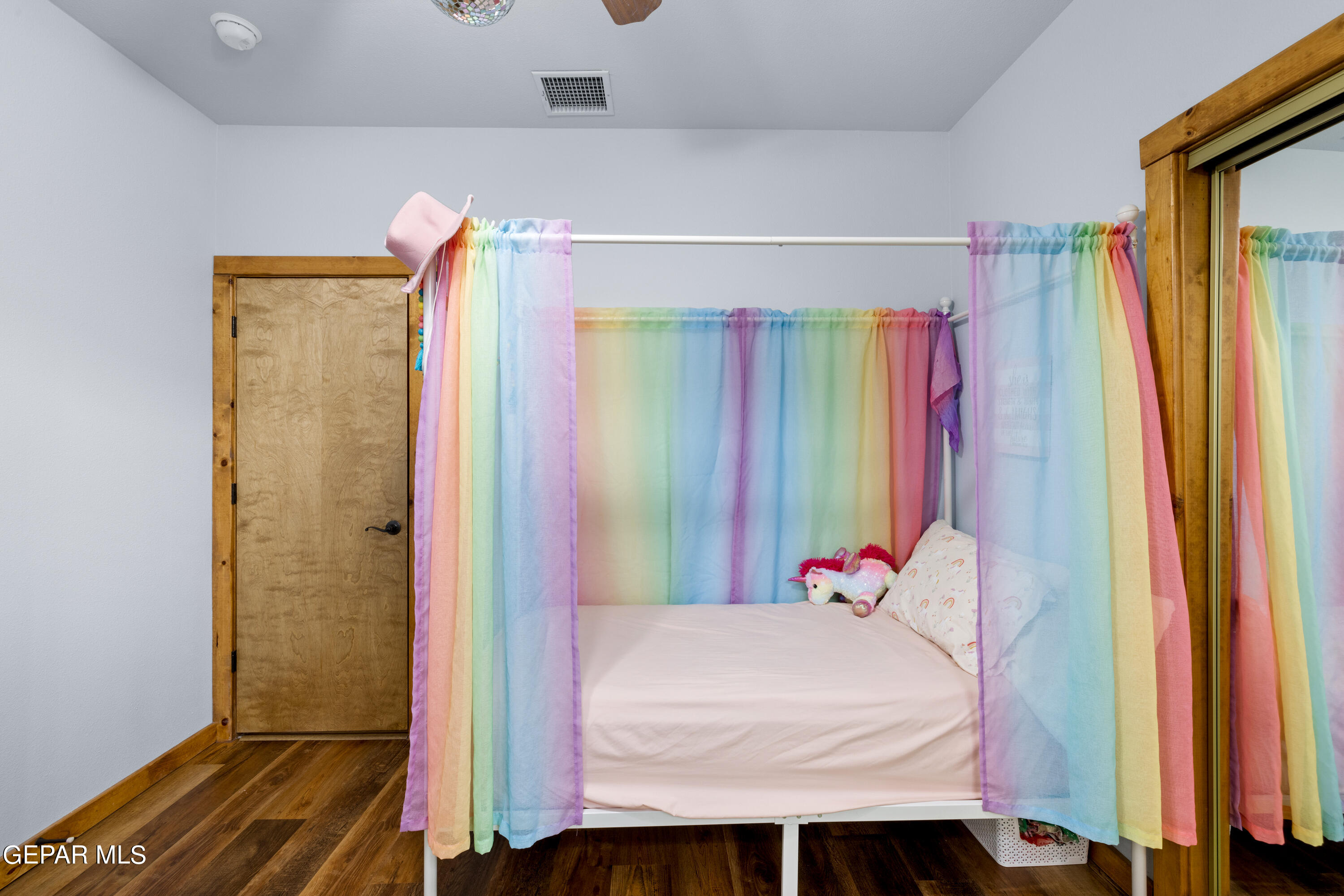 5888 OSCAR PEREZ Avenue